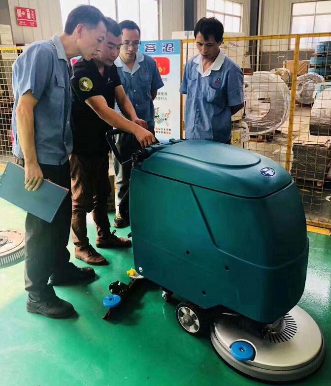 手推式洗地機,洗地機工廠(chǎng) 如何讓深圳洗地機物盡其用(圖1)